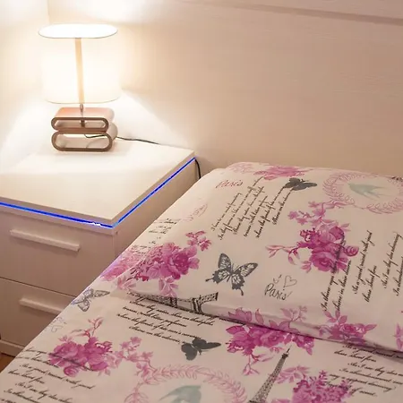 Adela - Znjan * 斯普利特