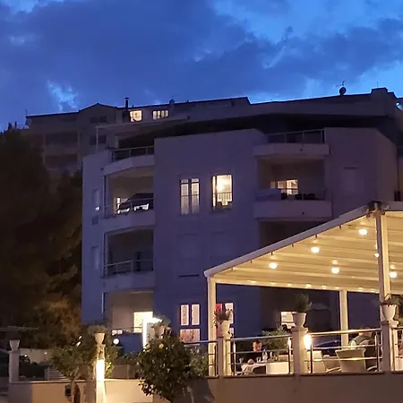 Apartment Adela Apartments - Beach Znjan Split