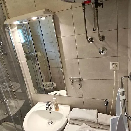 Adela Apartments - Beach Znjan Split Apartment Split