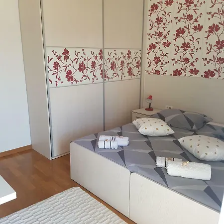 Adela - Znjan Apartmán *