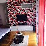 Adela Apartments - Beach Znjan Split Apartment *