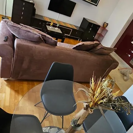 Adela - Znjan ספליט