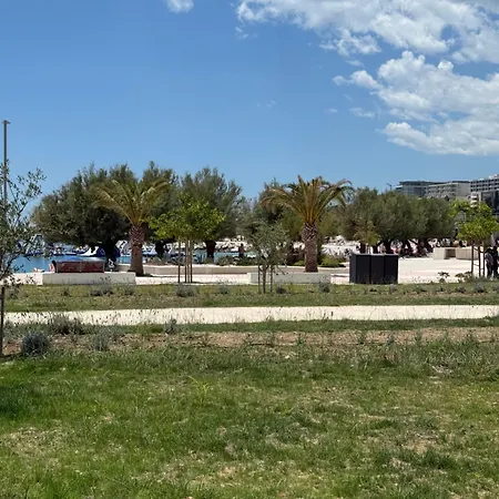 Adela Apartments - Beach Znjan Split * Split